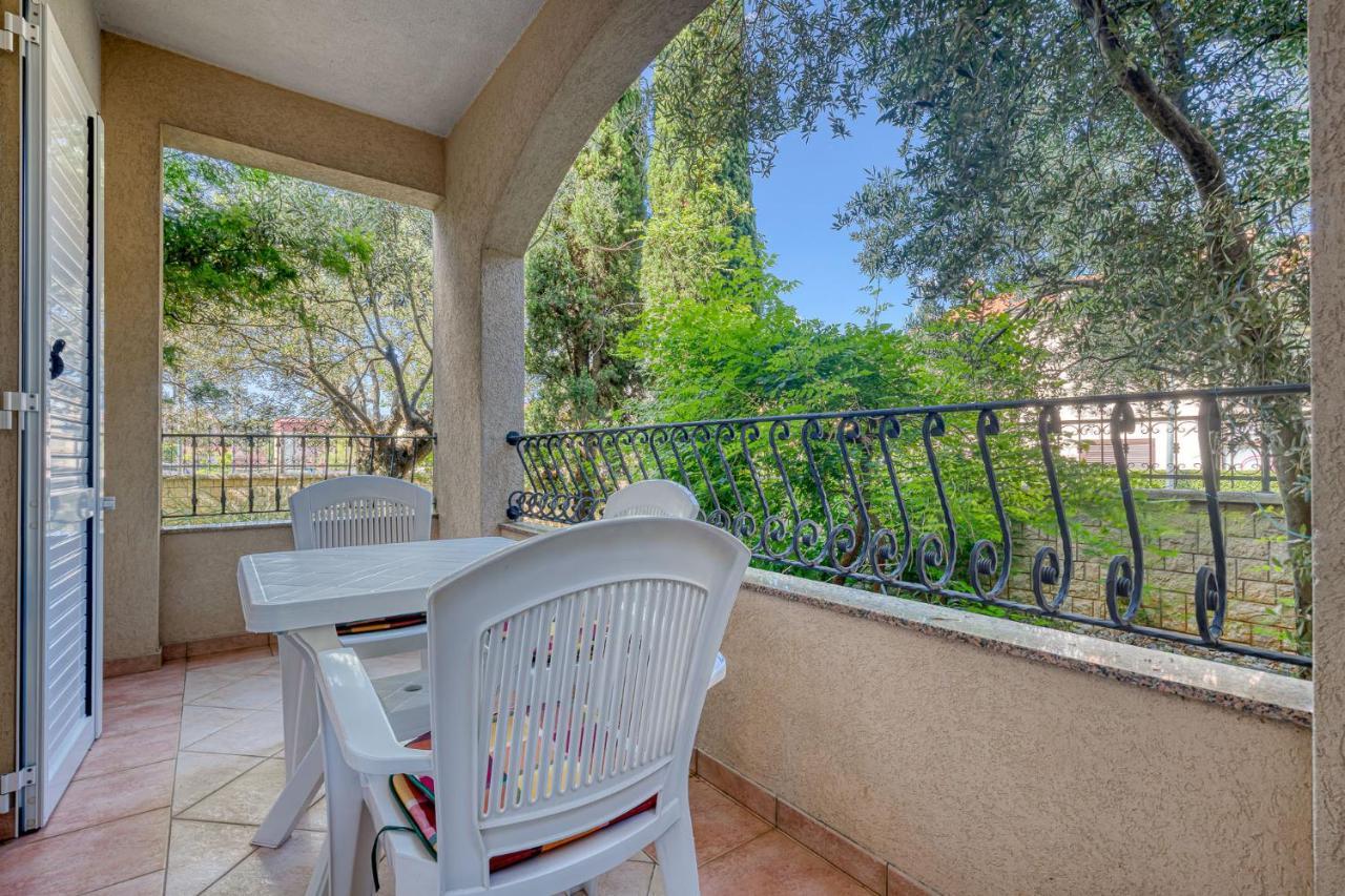 House Laura 200M From The Beach And The Center Apartment Porec Exterior photo